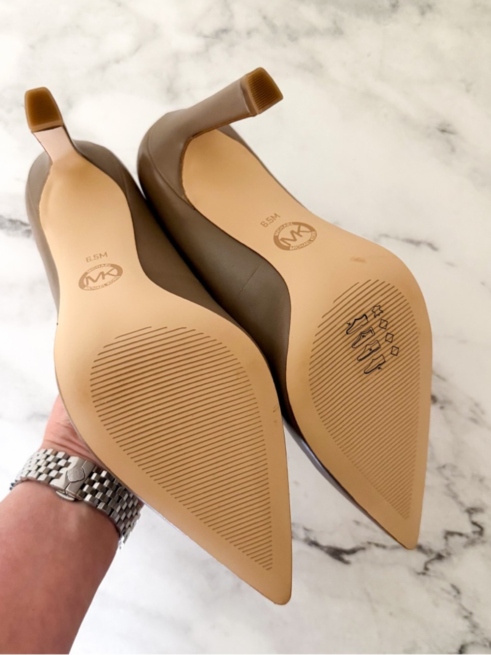 MICHAEL Michel Kors Womens Birch Amara Taupe Leather Pointed Toe Pump - Picture 9 of 9